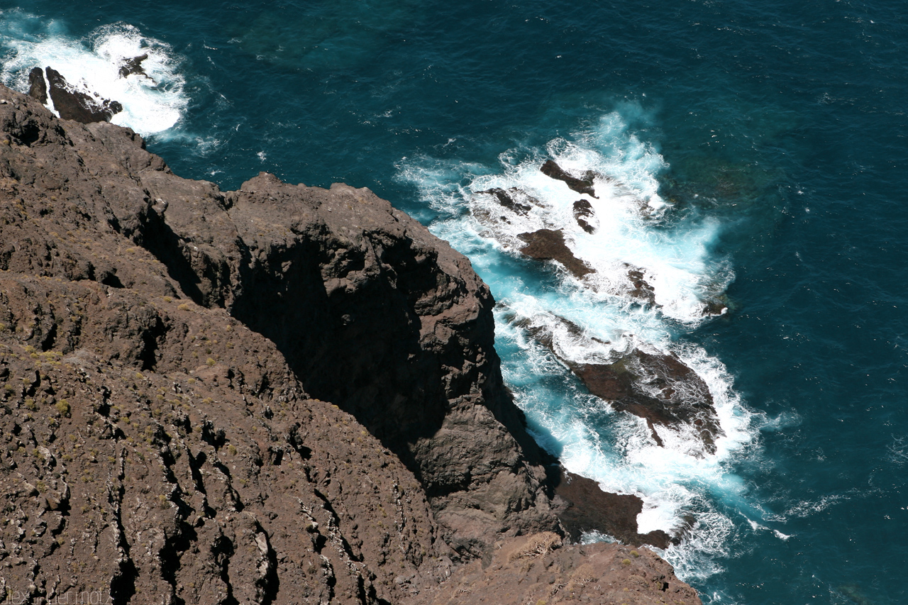 Foto von Gran Canaria  Balcon Atlantik Wasser prallt auf Felsen